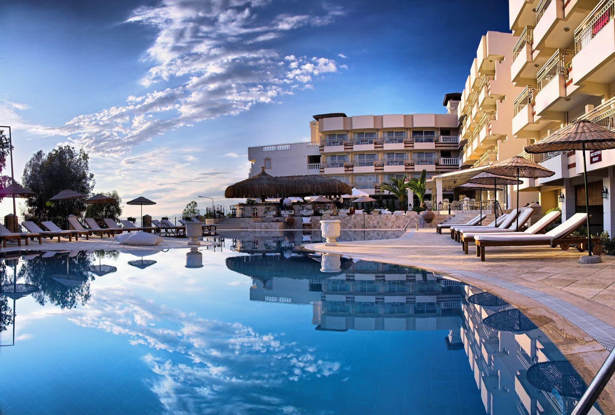 Hotel Carina Кушадасъ Екстериор снимка